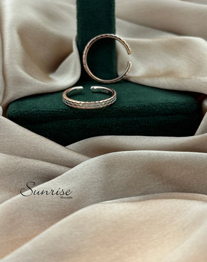 TWO TONE TOE RINGS
