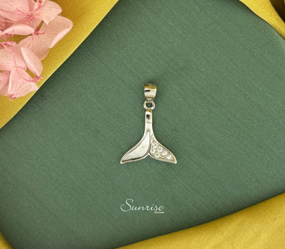 WHALE TAIL PENDANT SET