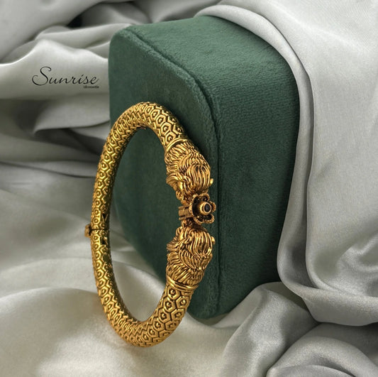 ANTIQUE KADA