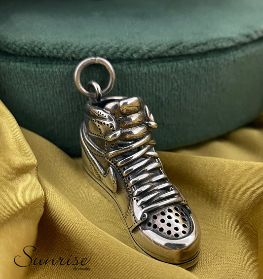 SHOE PENDENT