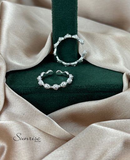 FLORAL TOE RINGS