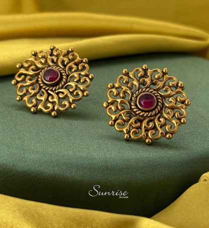 ANTIQUE STUDS