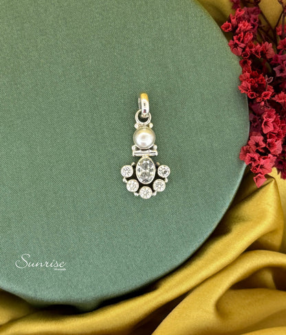 PEARL WITH CUT STONE PENDANT SET