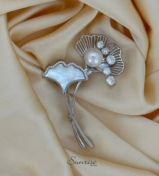 FLOWER BROOCH
