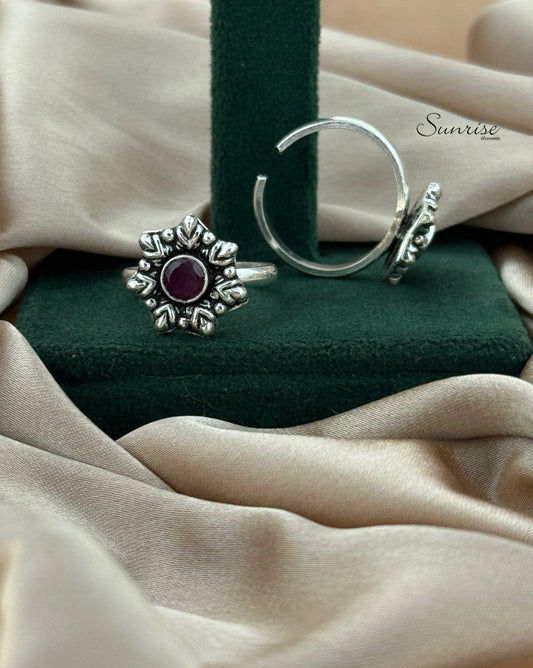 RED CUT STONE TOE RINGS