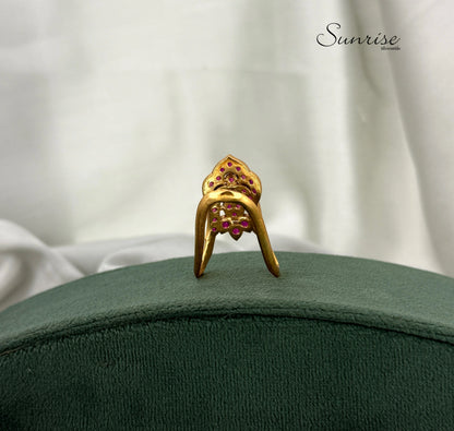 RED VANKI FINGER RING