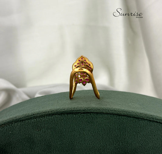 RED VANKI FINGER RING
