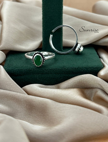 GREEN CUT STONE TOE RINGS