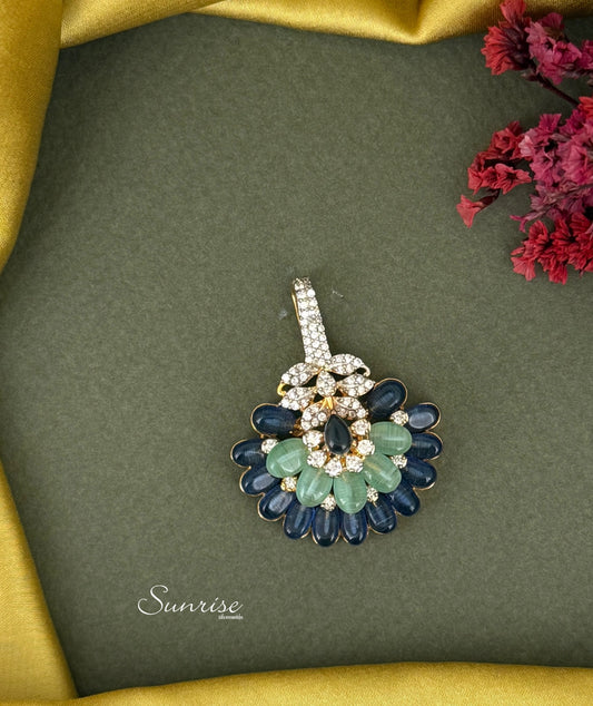 VICTORIAN PENDANT SET