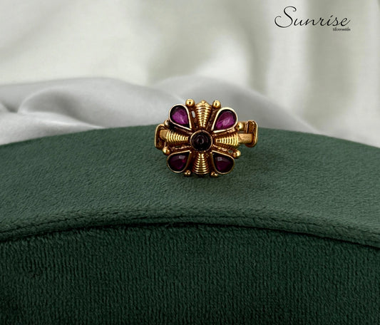 RED ANTIQUE FINGER RING