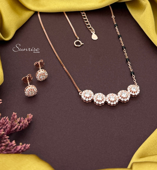 FLORAL ROSE GOLD NECKLACE