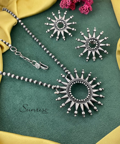 SURYA KIRANA NECKLACE SET