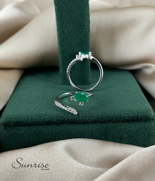 GREEN STONE TOE RINGS