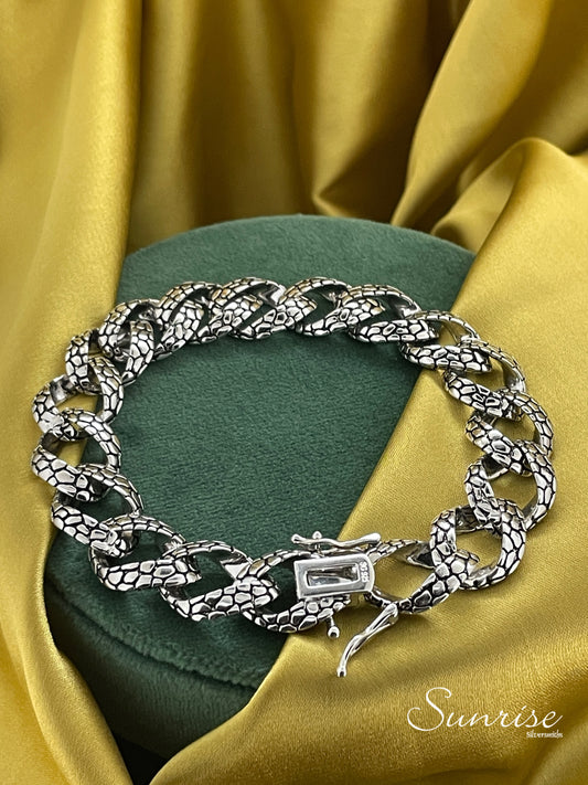 INTERLINKED BRACELET