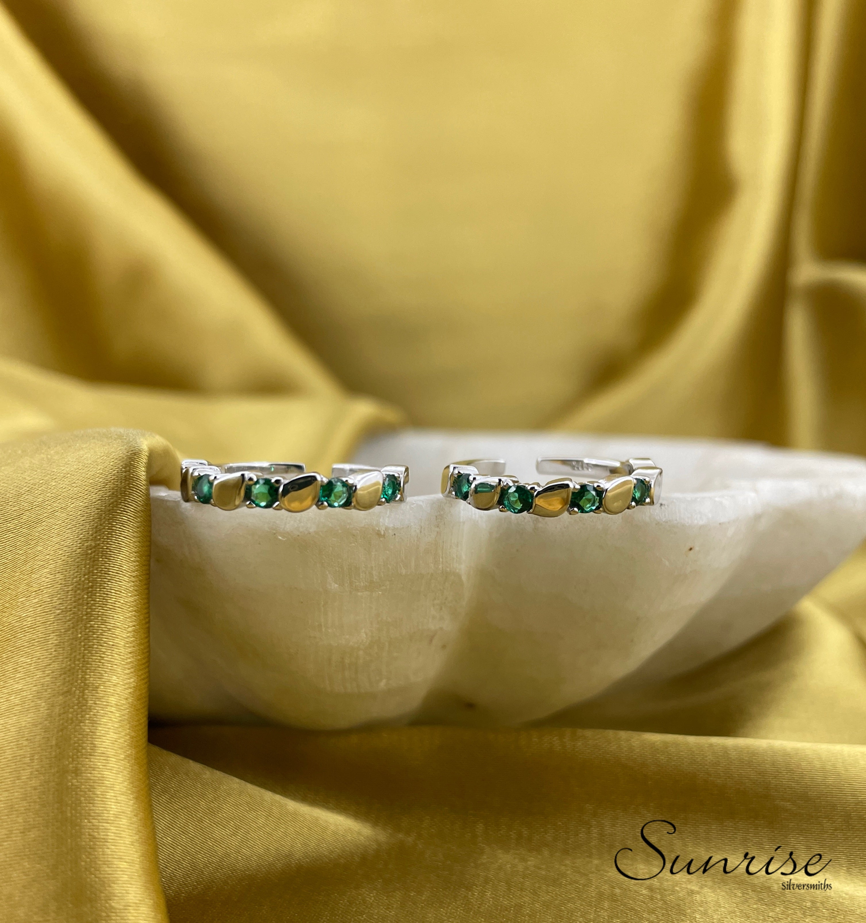 GREEN STONE TOE RINGS – Sunrise Silversmiths