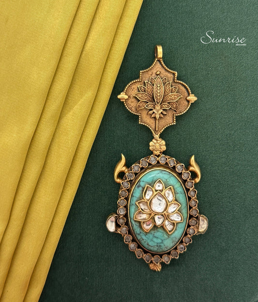 TURQUOISE PENDANT