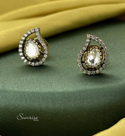 MOISSANITE STUDS