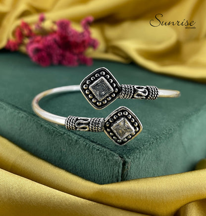 SQUARE STONE STUDDED KADA