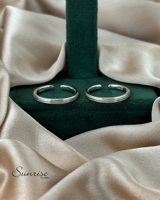 PLAIN BAND TOE RINGS