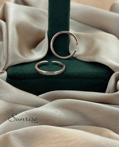 TWO TONE TOE RINGS
