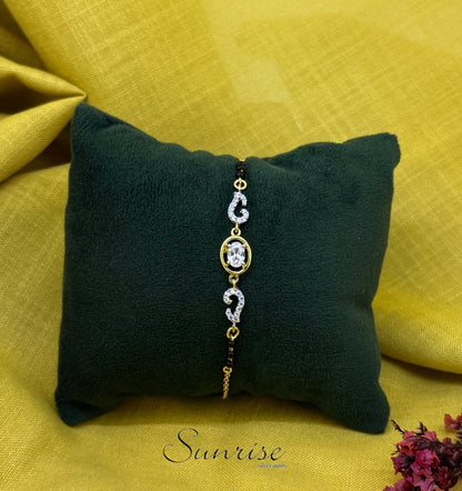 BLACK BEAD BRACELET