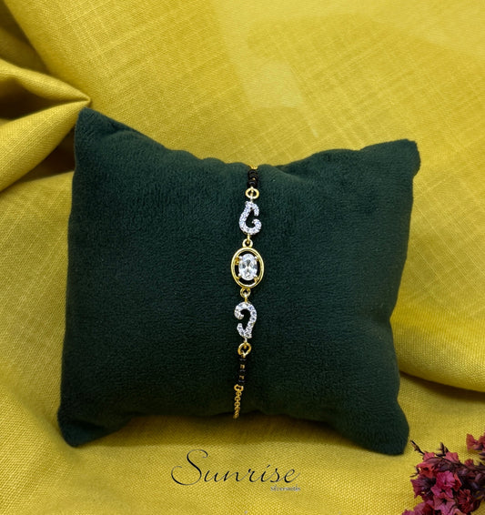 BLACK BEAD BRACELET