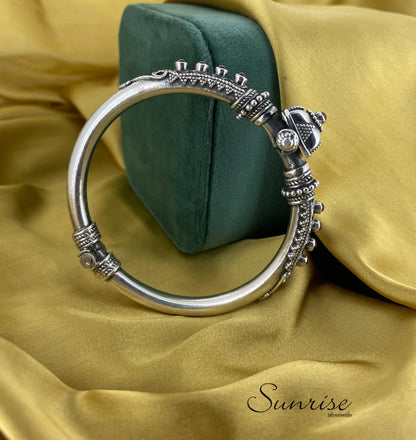 EXQUISITE SILVER KADA