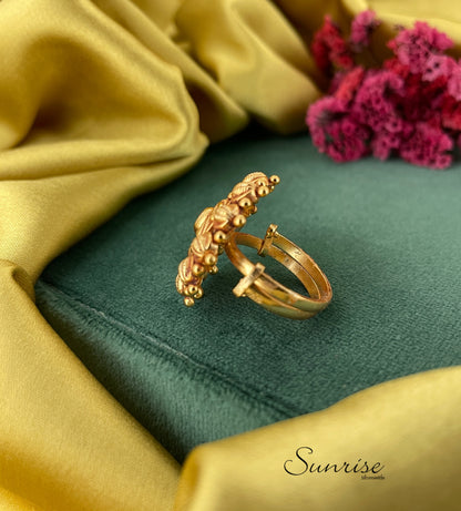 FLORAL ANTIQUE FINGER RING