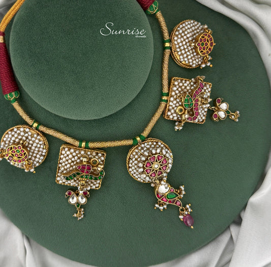 KUNDAN  PEARL NECKLACE