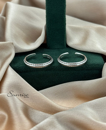 SILVER BAND TOE RINGS