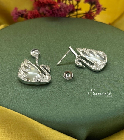 SWAN PENDANT SET
