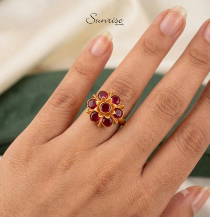 RED FLOWER FINGER RING