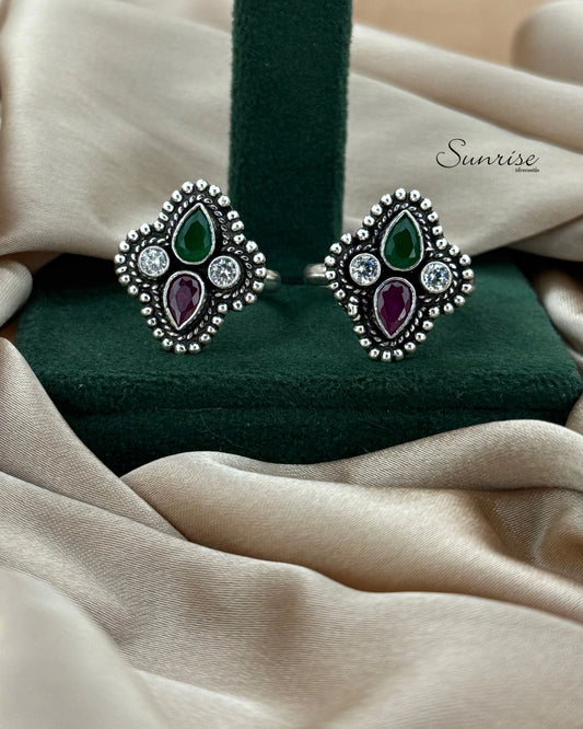 ANTIQUE TOE RINGS