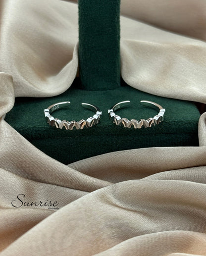 CLASSIC TOE RINGS