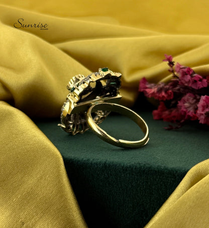 VICTORIAN MOR FINGER RING