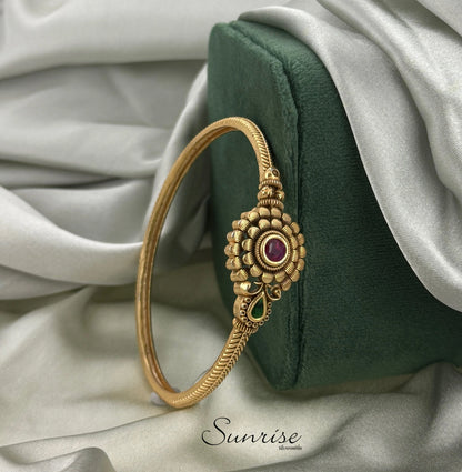 FUSION BANGLE