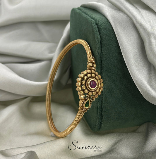 FUSION BANGLE