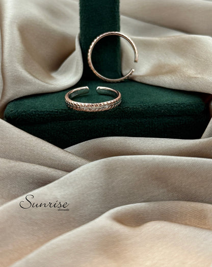 TWO TONE BAND TOE RINGS