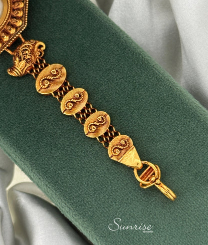 CLASSIC ANTIQUE WATCH