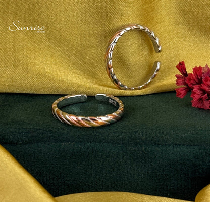 TWO TONE TOE RINGS