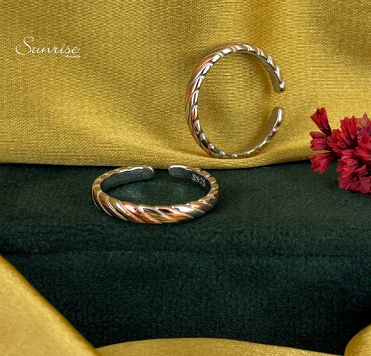 TWO TONE TOE RINGS