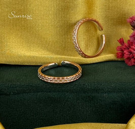 TWO TONE TOE RINGS