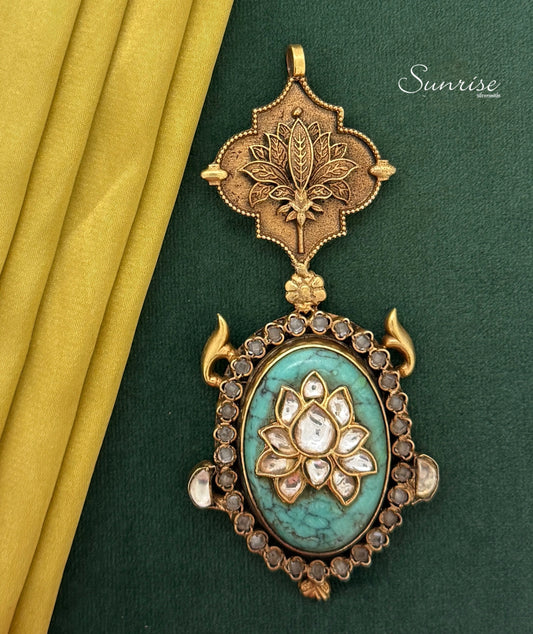 TURQUOISE PENDANT