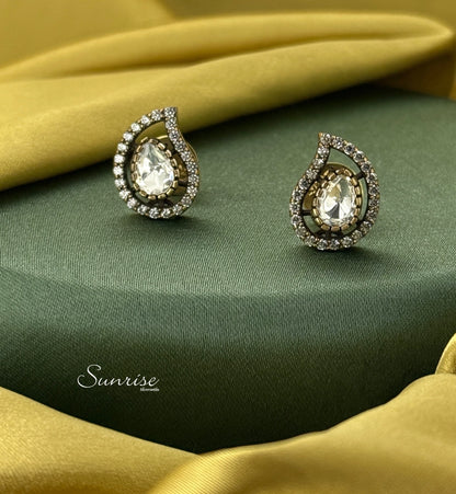 MOISSANITE STUDS