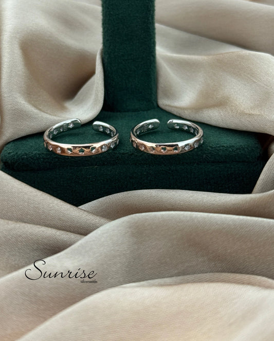 TWO TONE TOE RINGS