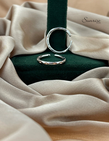 TWO TONE TOE RINGS