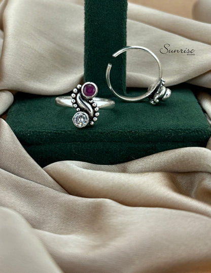 CUT STONE TOE RINGS
