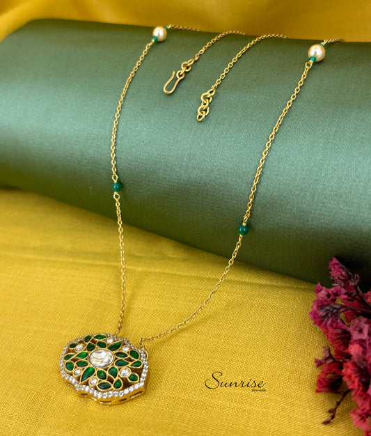 GREEN KUNDAN NECKLACE
