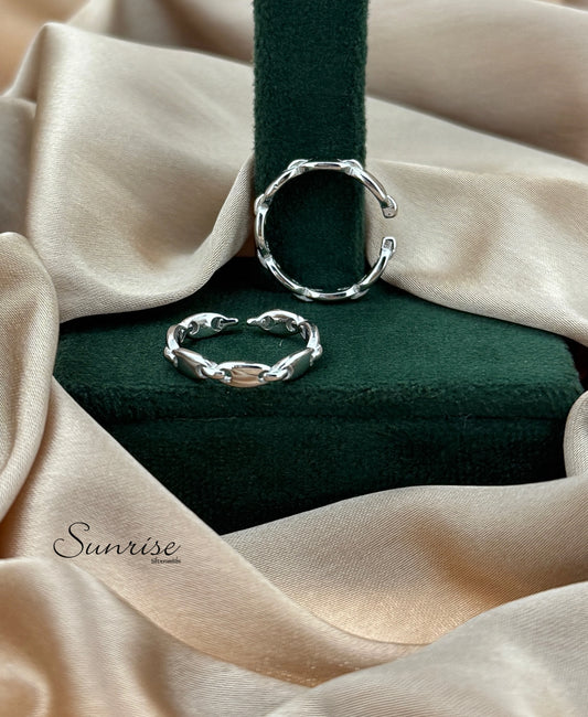 TRENDY TOE RINGS