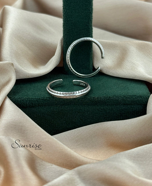 SILVER BAND TOE RINGS